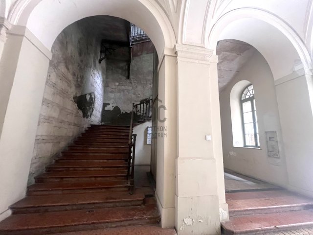 Eladó téglalakás, Budapesten, V. kerületben 148 M Ft, 2 szobás