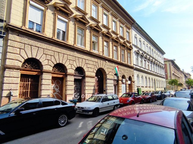 Eladó téglalakás, Budapesten, VII. kerületben, Hársfa utcában