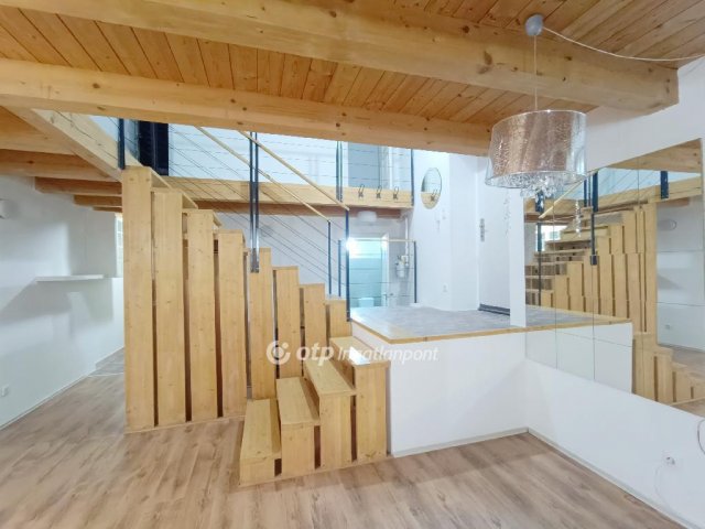 Eladó téglalakás, Budapesten, VI. kerületben 69.9 M Ft, 2 szobás