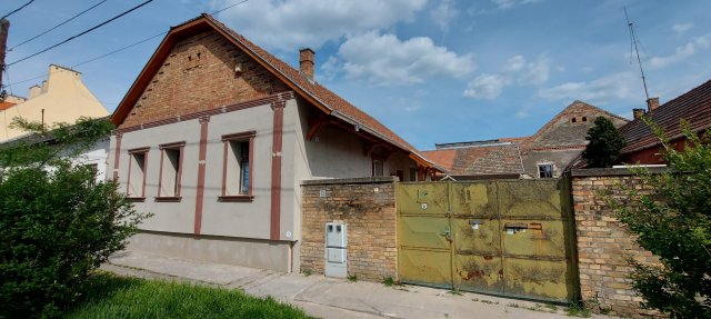 Eladó családi ház, Szegeden, Szabadság téren 80 M Ft