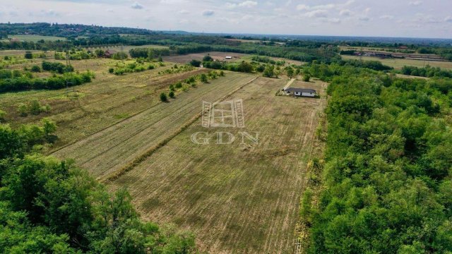 Eladó mezogazdasagi ingatlan, Csömörön 219 M Ft, 3 szobás