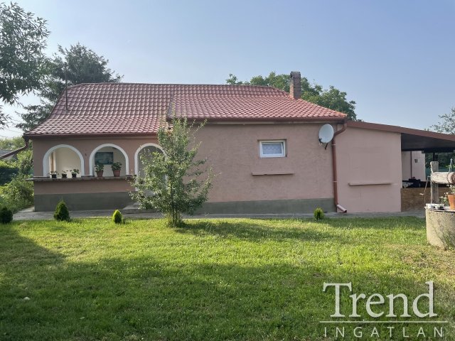 Eladó családi ház, Nagyvenyimen 25.9 M Ft, 2 szobás