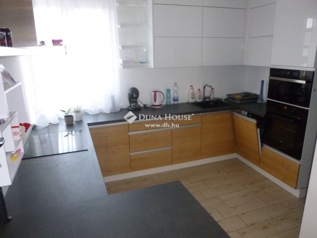 Eladó családi ház, Kecskeméten 89.5 M Ft, 4 szobás