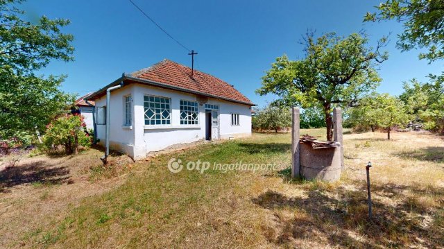Eladó családi ház, Nyírturán 12.1 M Ft, 1 szobás