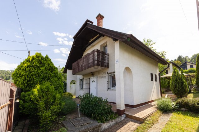 Eladó családi ház, Orfűn 69.99 M Ft, 3 szobás