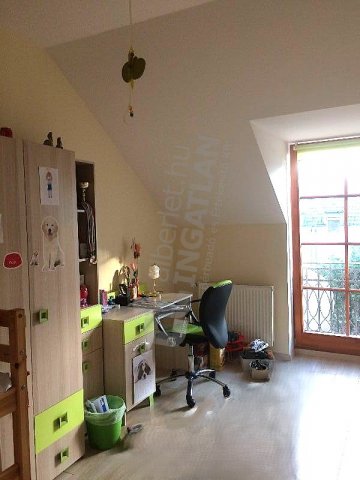 Kiadó sorház, albérlet, Budapesten, III. kerületben, 4 szobás