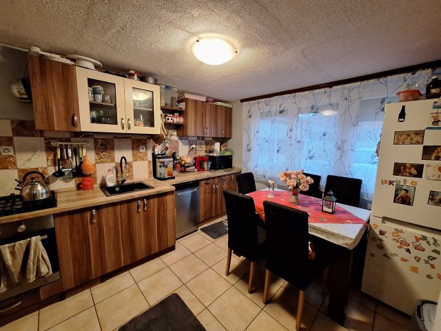 Eladó családi ház, Szekszárdon 22.9 M Ft, 2 szobás