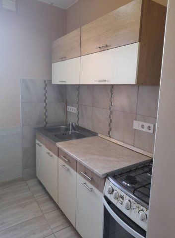 Kiadó panellakás, albérlet, Kecskeméten 140 E Ft / hó, 3 szobás