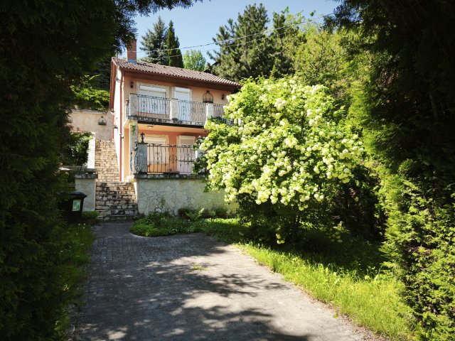 Eladó nyaraló, Kulcson 42 M Ft, 3 szobás / költözzbe.hu