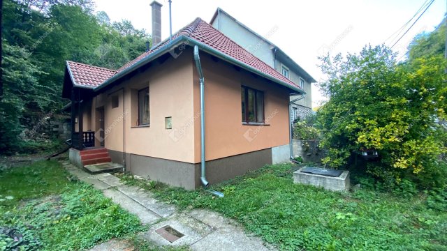 Eladó családi ház, Miskolcon, Fő utcában 39.99 M Ft, 3 szobás