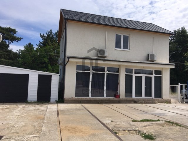 Eladó iroda, Pakson 490 M Ft / költözzbe.hu
