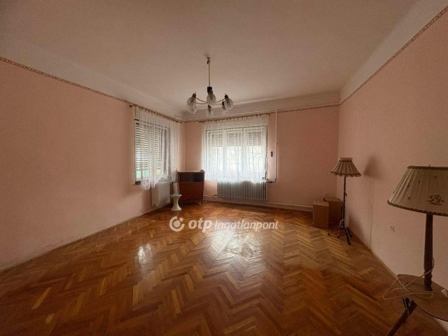 Eladó családi ház, Monoron 74.9 M Ft, 2 szobás