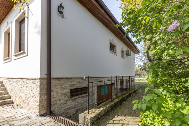 Eladó családi ház, Gárdonyban 159 M Ft, 7 szobás