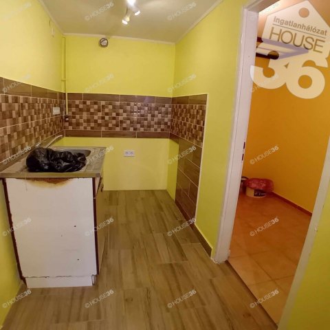 Eladó családi ház, Őcsényen 26.9 M Ft, 3 szobás