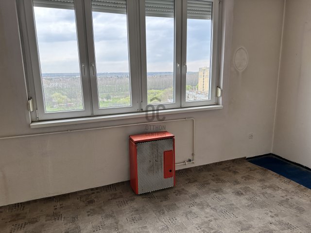 Eladó téglalakás, Szolnokon 21.9 M Ft, 3 szobás