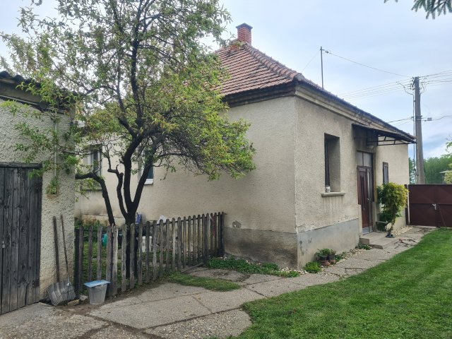 Eladó családi ház, Győrsövényházon 23 M Ft, 3 szobás