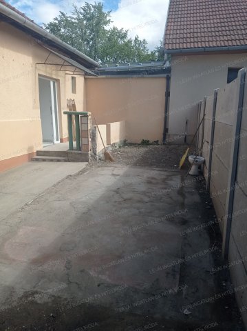 Eladó családi ház, Békéscsabán 16.95 M Ft, 2 szobás