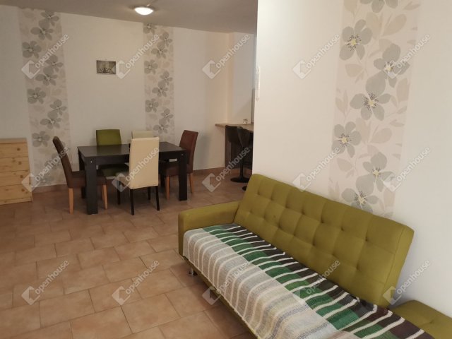 Kiadó téglalakás, albérlet, Tatán 650 E Ft / hó, 4 szobás