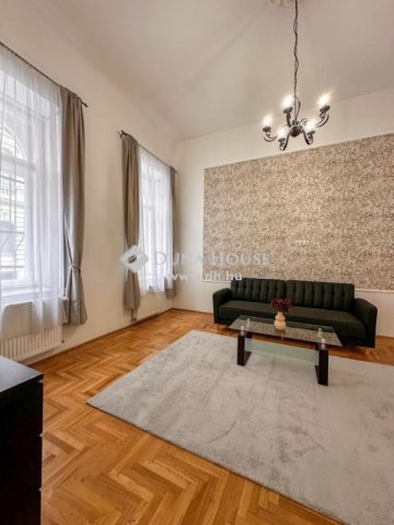 Eladó téglalakás, Budapesten, VI. kerületben 93 M Ft, 3 szobás