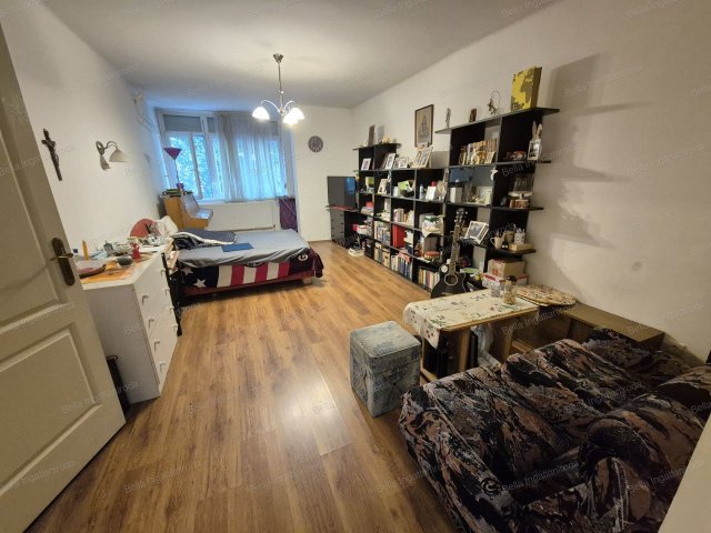 Eladó téglalakás, Kaposváron 32.9 M Ft, 2 szobás