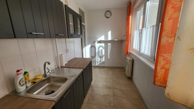 Eladó panellakás, Kecskeméten 40.9 M Ft, 2 szobás