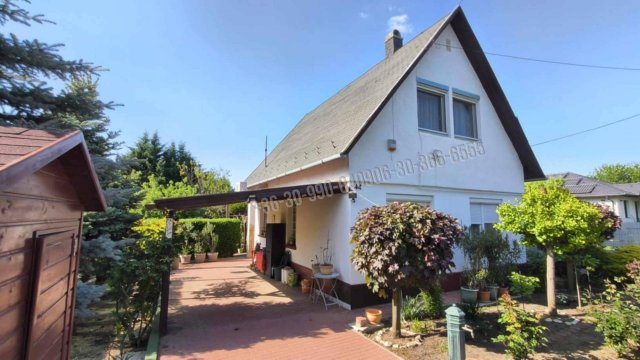 Eladó családi ház, Velencén 72.9 M Ft, 2+2 szobás