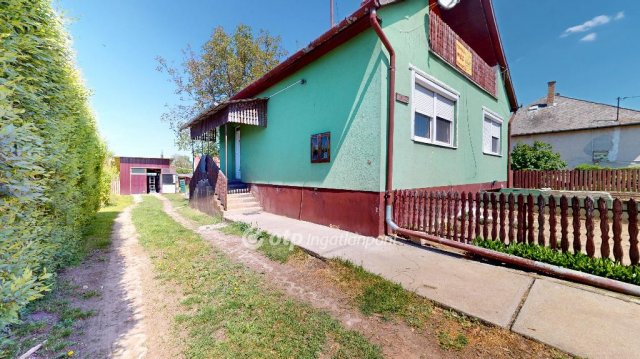 Eladó családi ház, Szakolyon 37.8 M Ft, 3+1 szobás