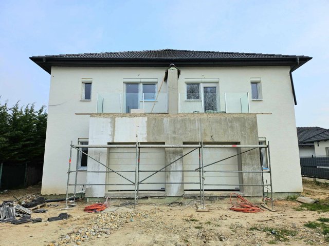 Eladó ikerház, Gödön 105 M Ft, 5 szobás / költözzbe.hu