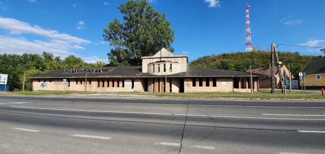 Eladó üzlethelyiség, Dunaföldváron, Kadarka utcában 190.5 M Ft