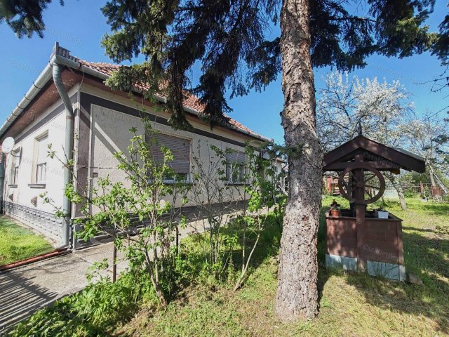 Eladó családi ház, Jászdózsán 26.5 M Ft, 2 szobás