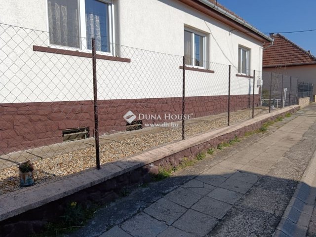 Eladó családi ház, Ceglédbercelen 109.9 M Ft, 3 szobás