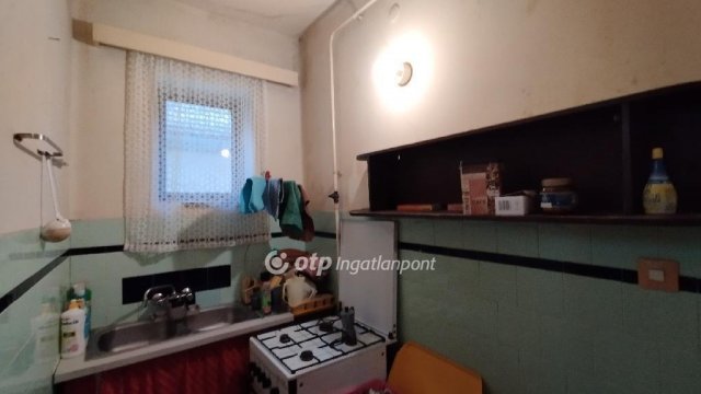 Eladó családi ház, Jászberényben 33 M Ft, 2 szobás