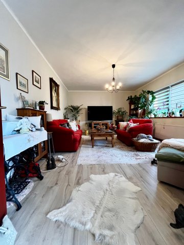 Eladó családi ház, Pécsett 269.9 M Ft, 7+1 szobás