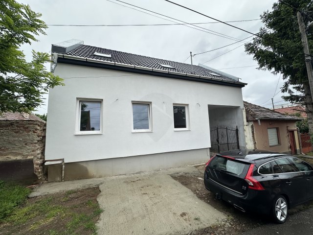 Eladó ikerház, Gyöngyösön 59.9 M Ft, 4+1 szobás