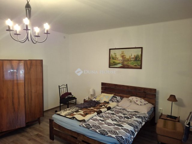 Eladó családi ház, Tabajdon 56 M Ft, 4 szobás