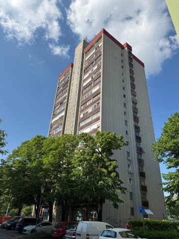 Eladó panellakás, Pécsett 43.9 M Ft, 2 szobás
