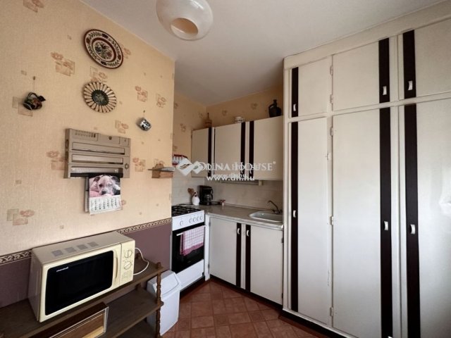 Eladó téglalakás, Zalaegerszegen 28 M Ft, 2 szobás