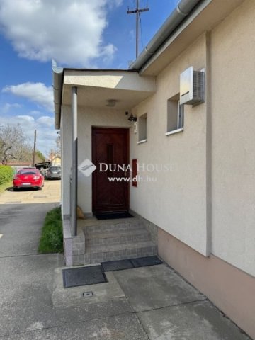 Kiadó családi ház, albérlet, Debrecenben 220 E Ft / hó