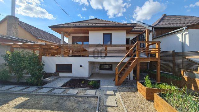 Eladó családi ház, Pakson 98 M Ft, 3 szobás