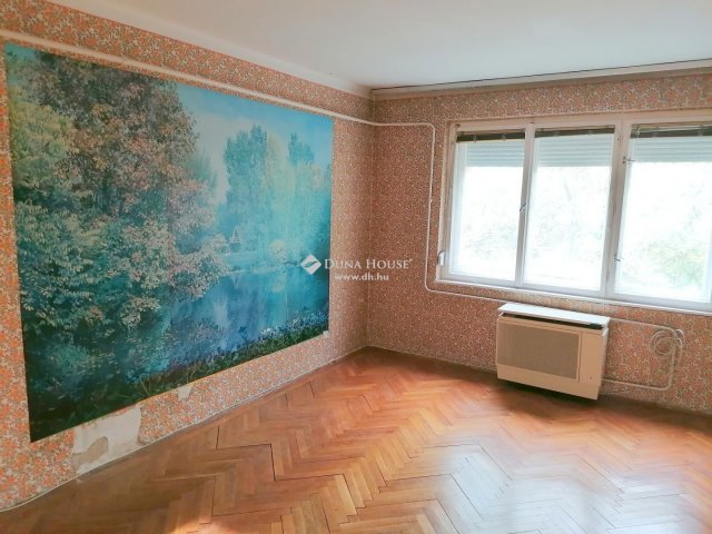 Eladó téglalakás, Nyíregyházán 32.5 M Ft, 2 szobás