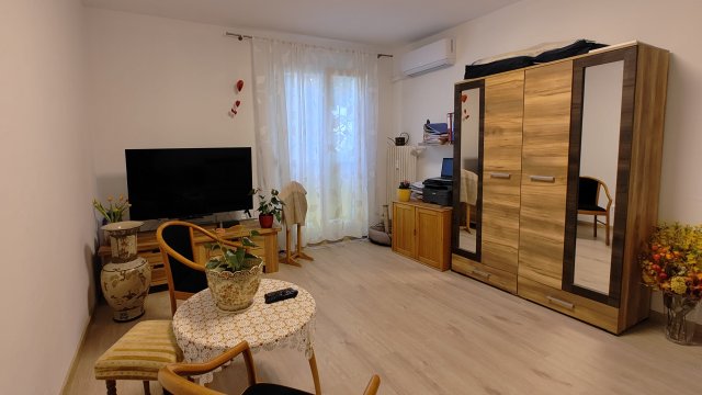 Eladó panellakás, Pécsett 48 M Ft, 2 szobás