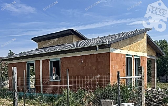 Eladó családi ház, Kecskeméten 64.6 M Ft, 4 szobás
