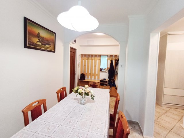 Eladó panellakás, Hajdúszoboszlón 57.999 M Ft, 4 szobás