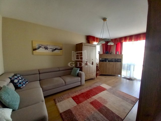 Eladó téglalakás, Veszprémben 74 M Ft, 3 szobás