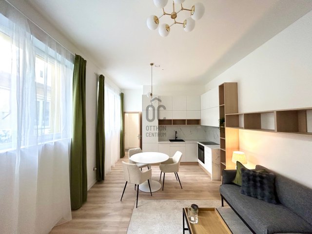 Eladó téglalakás, Budapesten, VI. kerületben 74.9 M Ft, 2 szobás