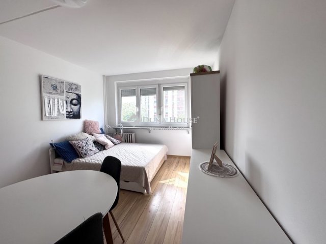 Eladó panellakás, Pécsett 34.99 M Ft, 2 szobás