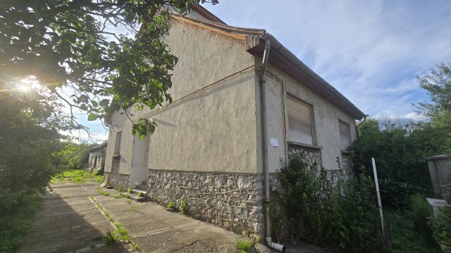 Eladó családi ház, Parasznyán 19 M Ft, 4 szobás