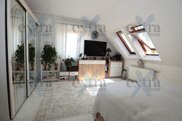 Eladó téglalakás, Szegeden 98 M Ft, 5 szobás