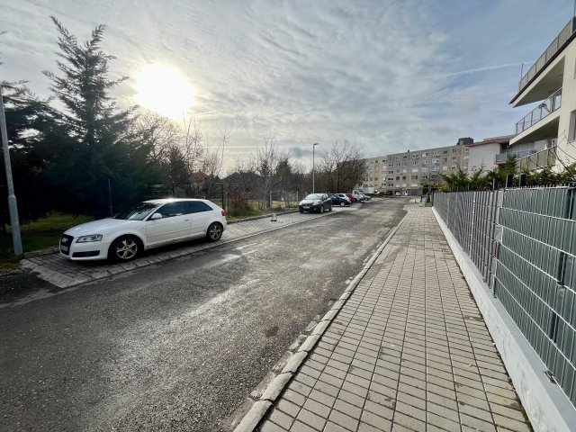 Kiadó garázs, Móron 10 E Ft / hó / költözzbe.hu