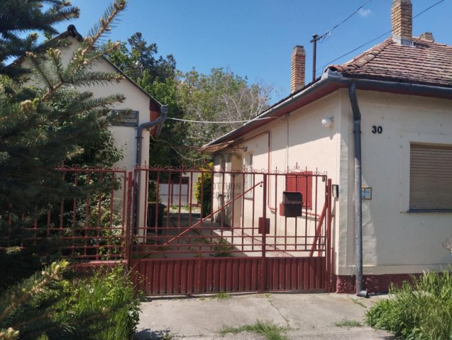 Eladó családi ház, Őcsényen 38 M Ft, 4 szobás